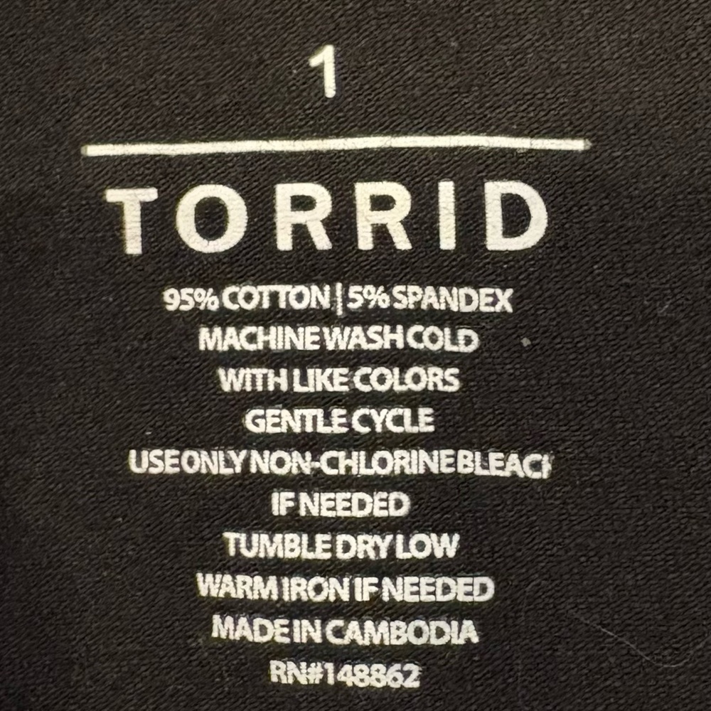 Torrid Black Cropped Leggings, Torrid Size 1 - Picture 2 of 3